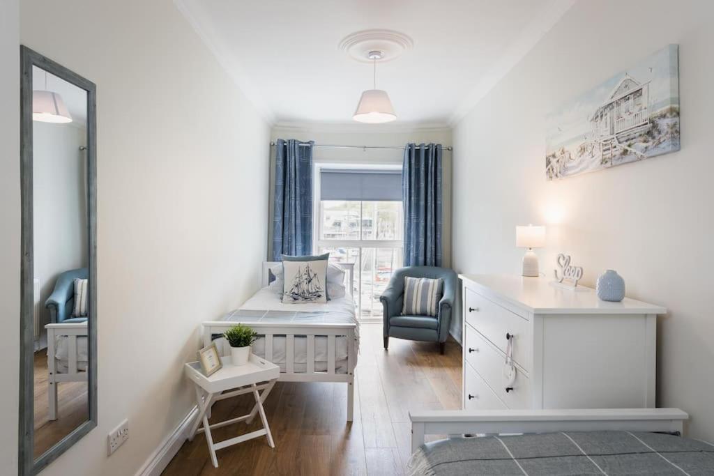 Blue Skies Apartment - Harbour Views توركواي المظهر الخارجي الصورة